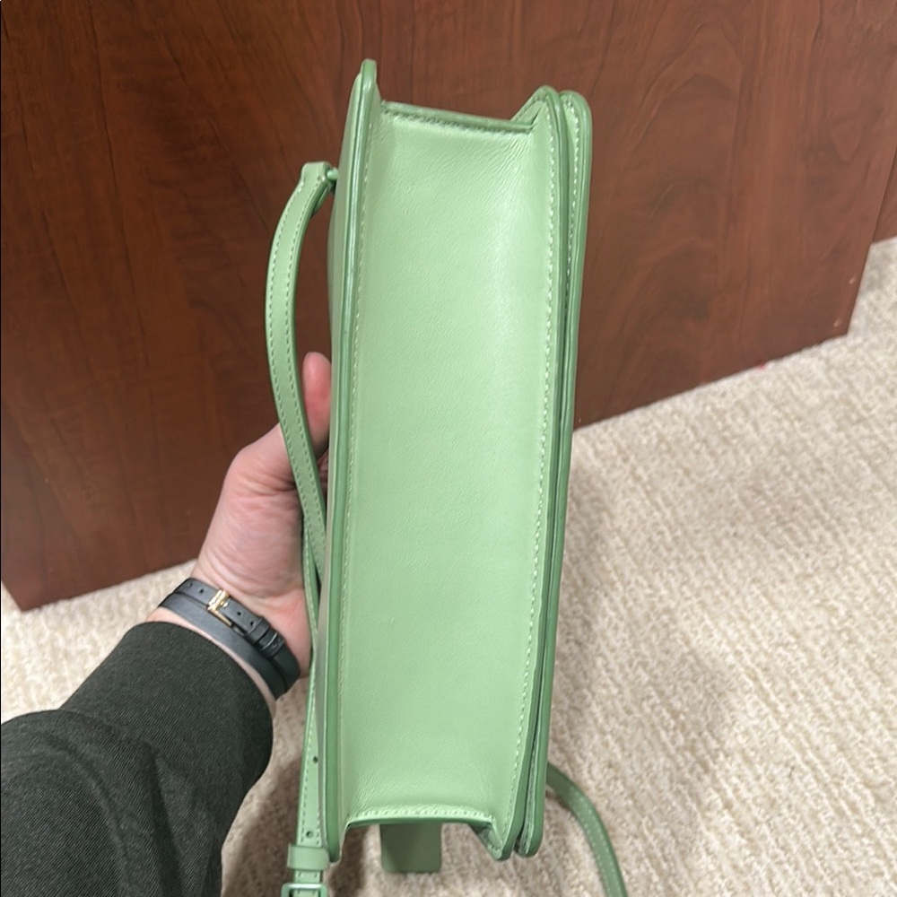 Coach Juno Crossbody in Glovetan leather and color Pale Pistacio - Picture 12 of 15